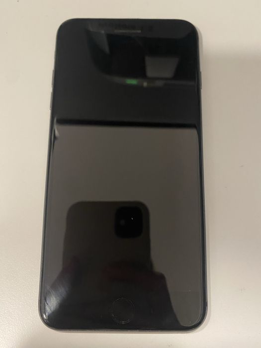iPhone 8 Plus 64GB ID-nqr112