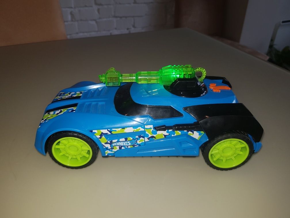 Нова кола Hotwheels със звук и светлина, 25 см