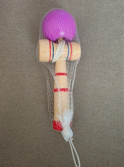 Kendama din material lemn