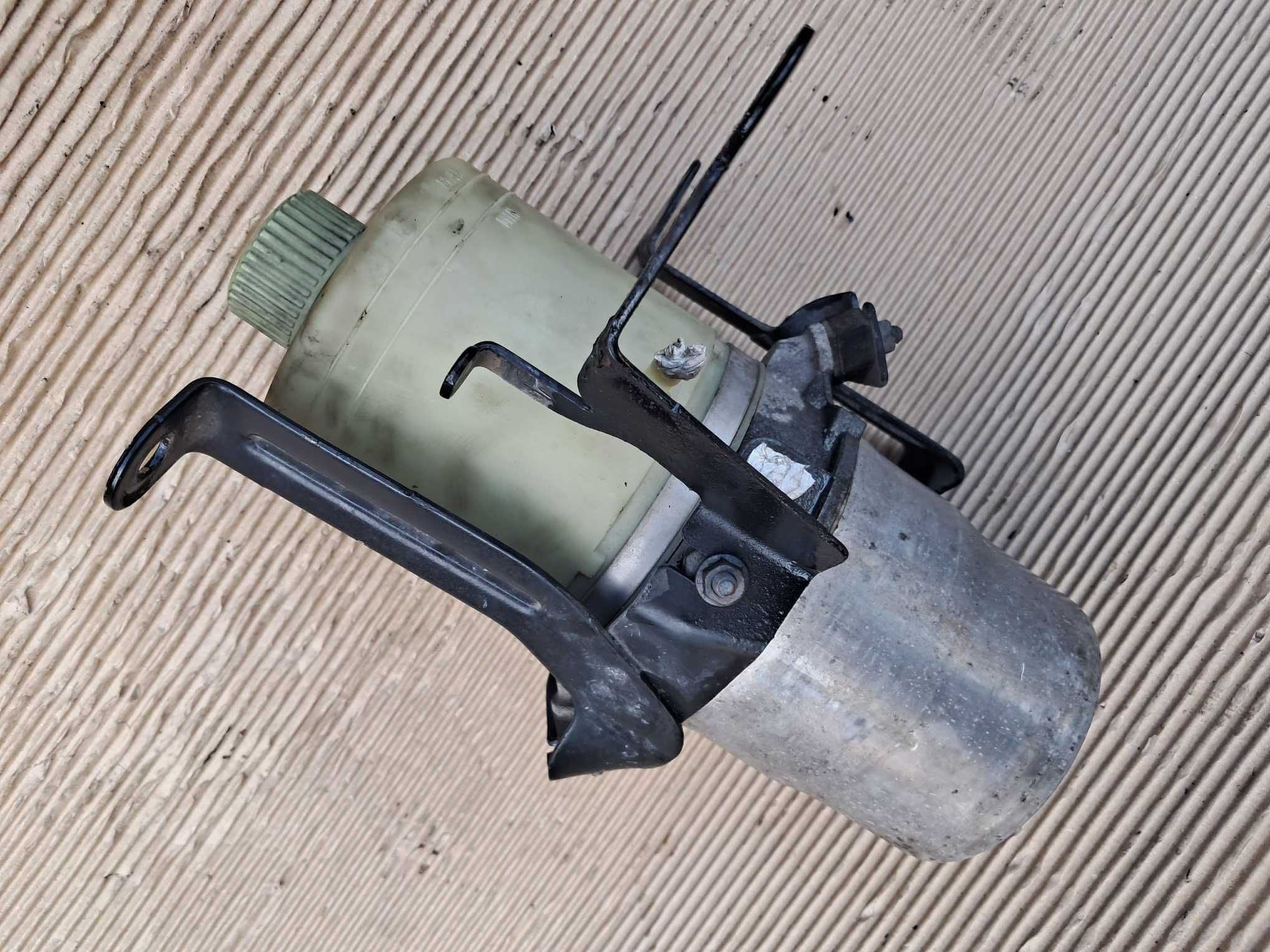 Skoda Fabia Vw Polo Seat Ibiza, pompa servo TRW cu garantie