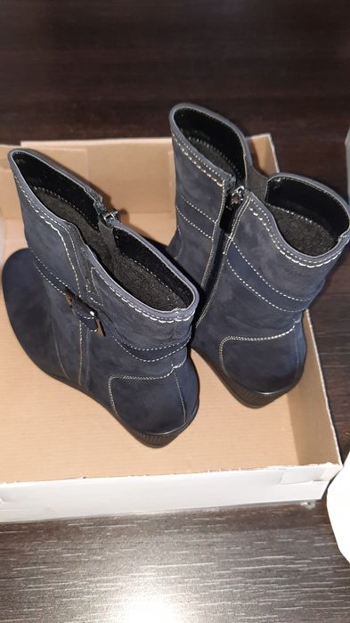 Дамски боти на платформа Stillo - естествена кожа набук - 39 номер