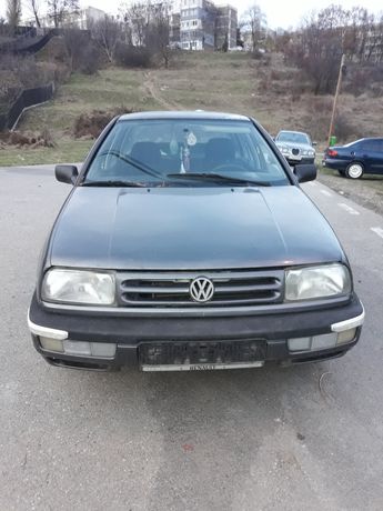 Dezmembrez Volkswagen Vento 1.8 1996