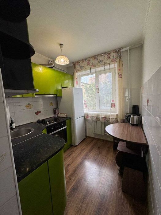 Продам 3 ком кв с раздельн. комнатами в центре города, ул. Алиханова