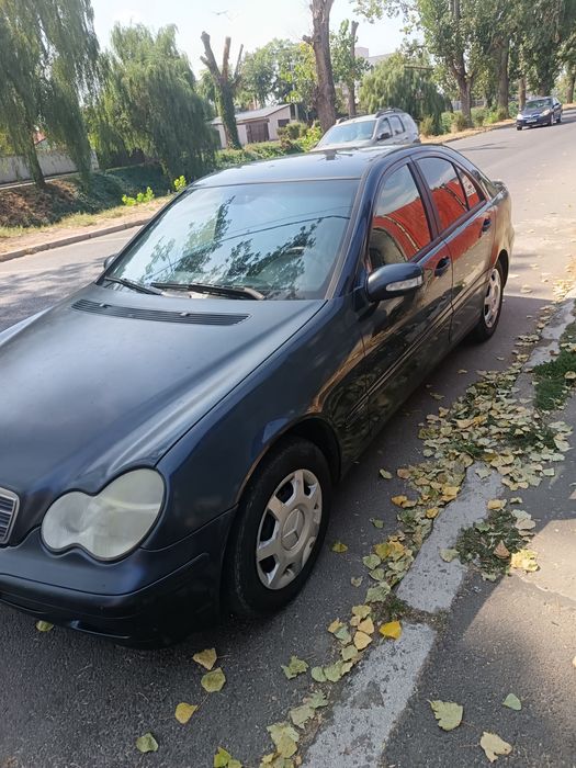 Mercedes Benz c200