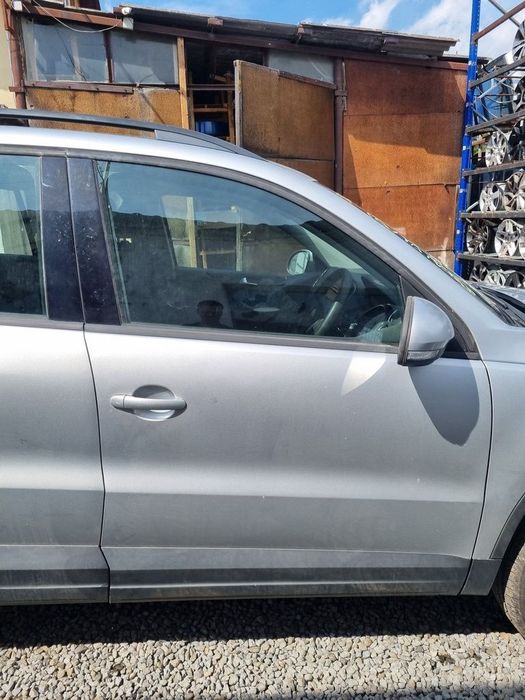 Usa Dreapta Fata Volkswagen Tiguan 5N 2008 - 2011 SUV 4 Usi Reflex silver Metalic LA7W ...