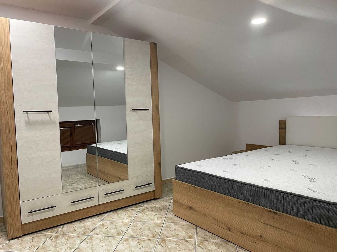 Дава се под наем Тристаен апартамент в Бургас, Сарафово - 115 кв.м за 242.25 € - Снимка #4