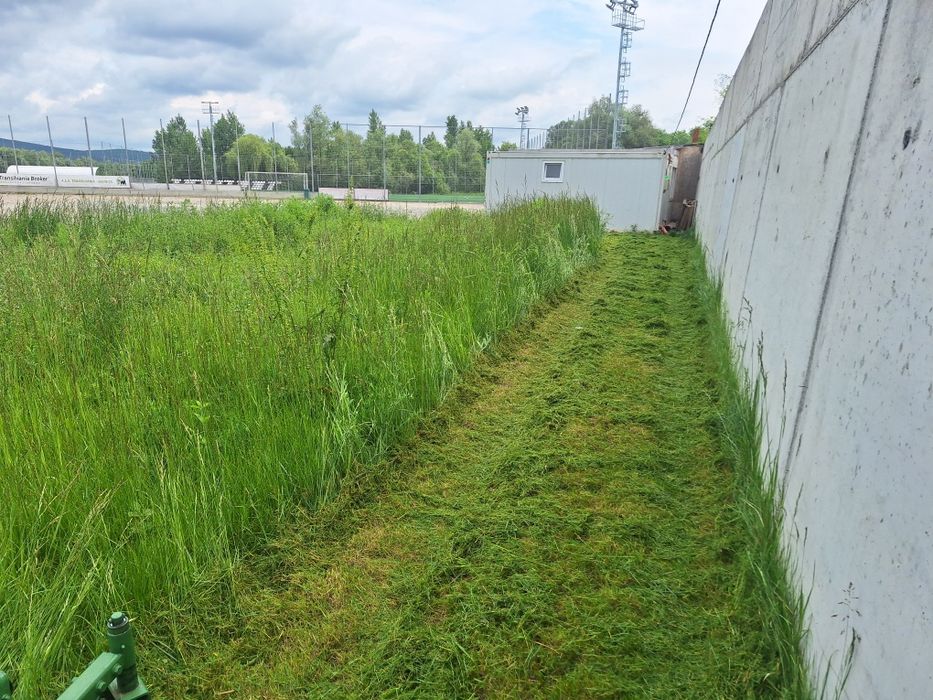 Tractoras cu tocator resturi vegetale 4x4