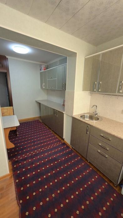 Universitet tomonda 2 xonali uy sotiladi