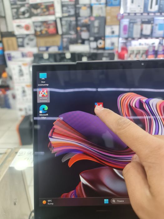 MSi Ultra 7-155H
16 ozu
1 TB ssd
Arc graphics!
13.3 ips touchscreen 
E