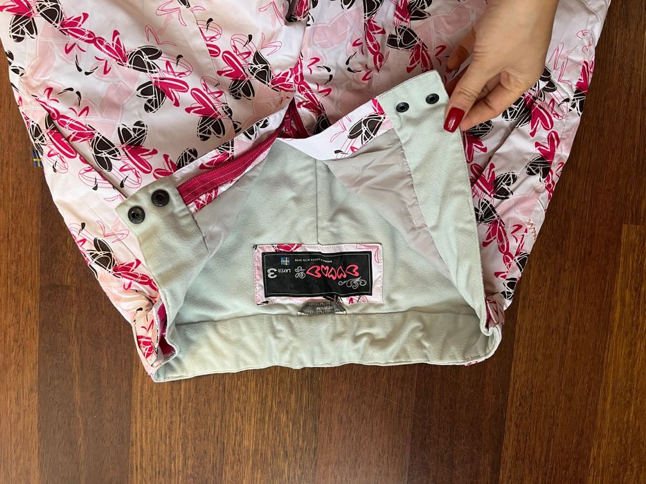 Дамски панталон за ски или сноуборд.