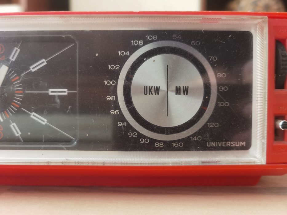 Radio cu ceas Universum retro vintage colecție anii 70 foarte rar