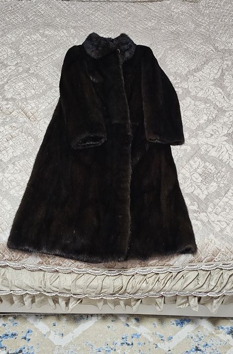 Продам норковую шубу в хорошем состоянии,  цена 50000