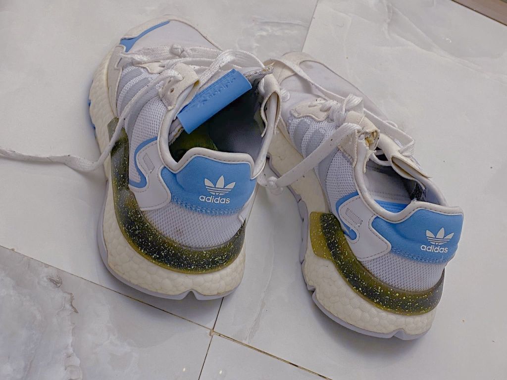 Vând adidas adidas mărimea 39