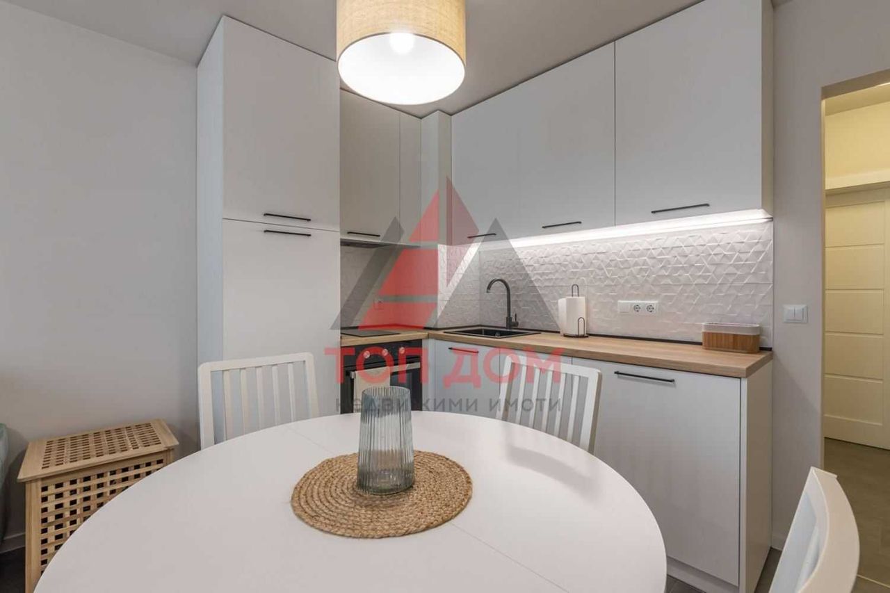 Продава се Двустаен апартамент в Варна, Гранд Мол Варна - 62 кв.м за 2257 €/кв.м - Снимка #1