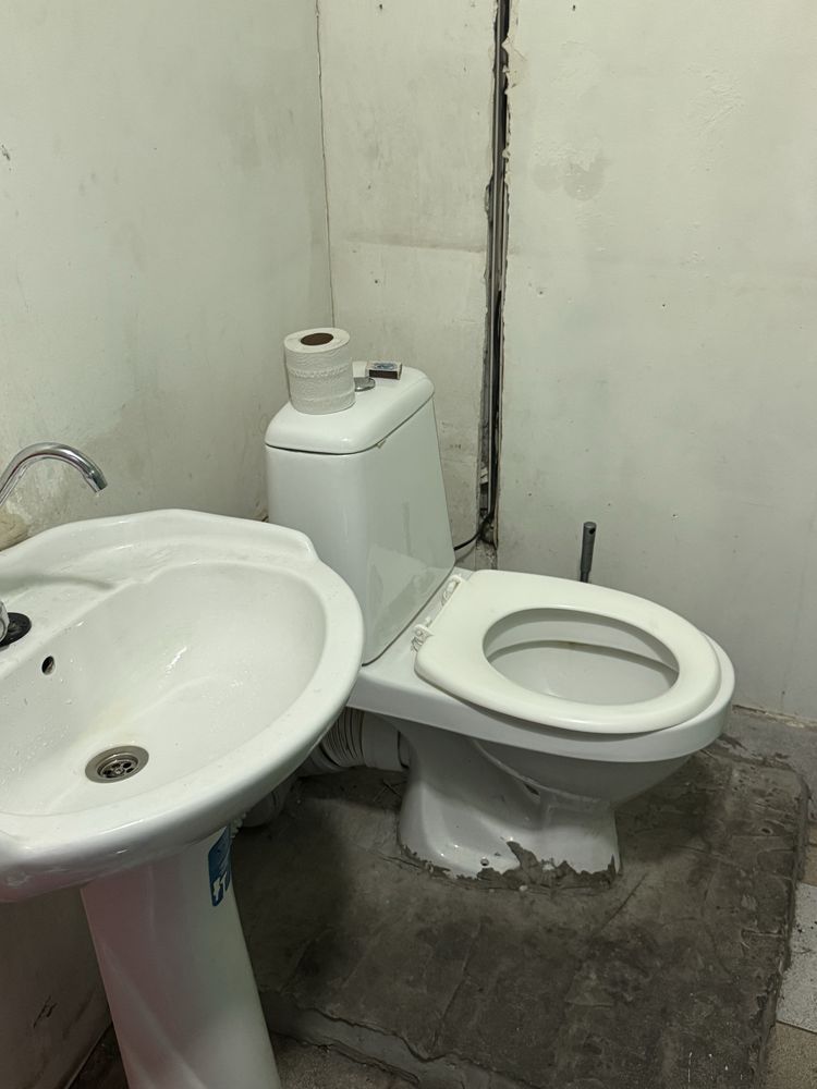 Tayyor dokon sotiladi sklad,tualet+sovuq suv