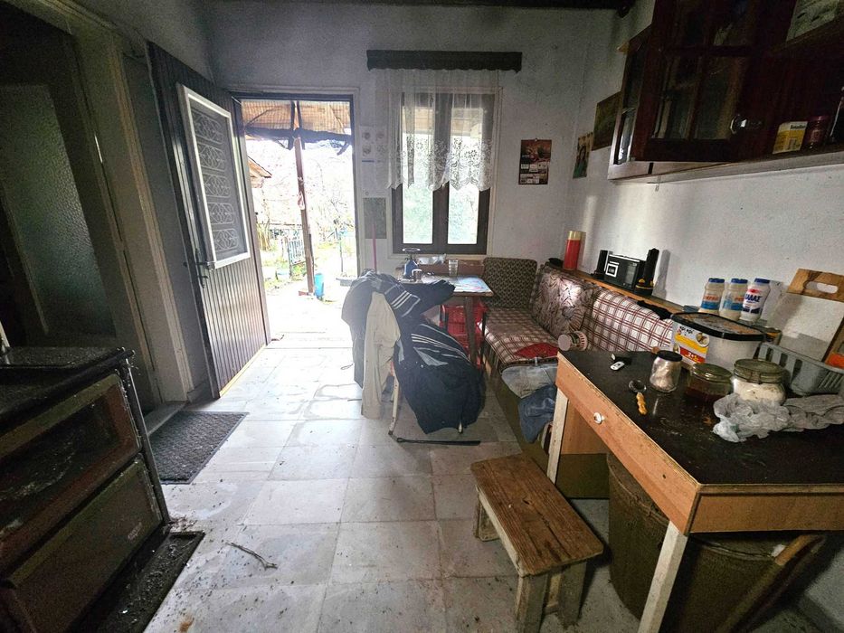 ЗА ПРОДАЖБА къща 45 кв.м. на плажа на ELAIOCHORIOU N. Перамос код 8129