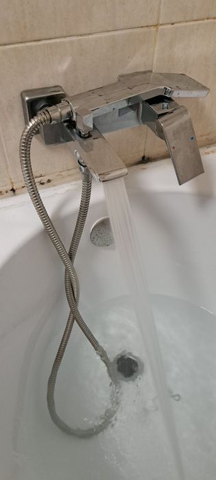 Baterie Nobless pentru cada + suport dush