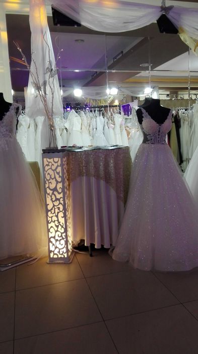 vand Urgent -SALON rochii Mireasa si Rochii de gala