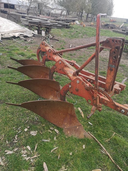 Plug Kverneland 4 3+1