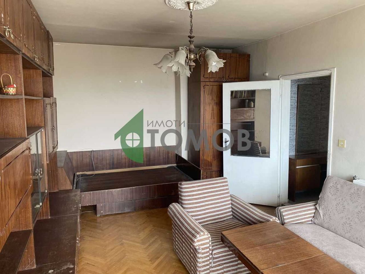 Продава се Двустаен апартамент в Шумен, Тракия - 63 кв.м за 1077 €/кв.м - Снимка #1