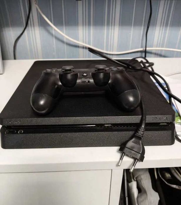 Приставка Sony Playstation 4 PS4 Slim
