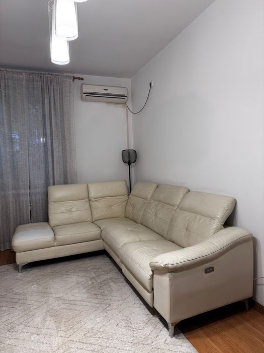 Canapea din piele bej