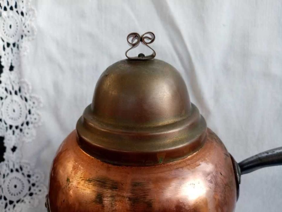 Стар меден чайник