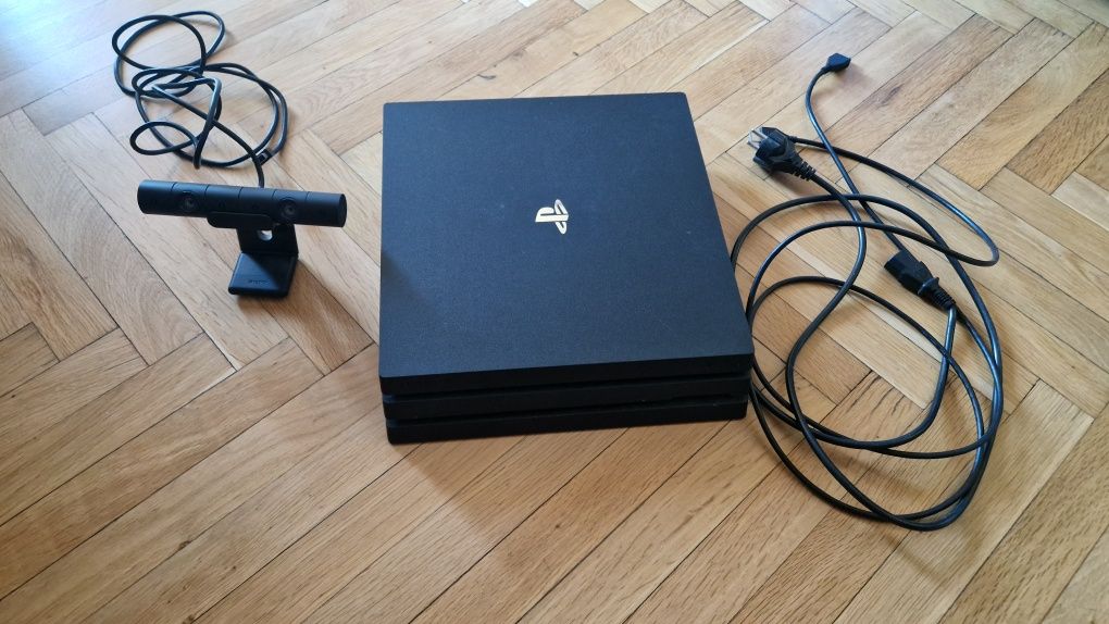 Продавам PS4 Pro