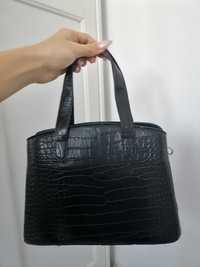 Дамска черна чанта