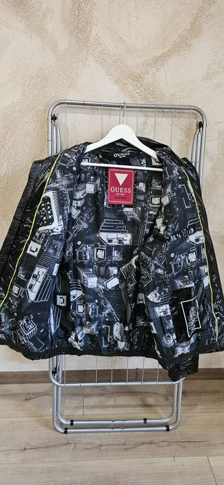 Зимно мъжко яке Guess