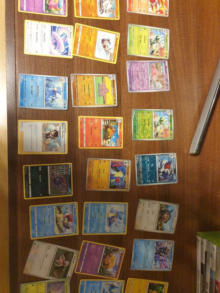 Carti de colectie pokemon (PRETURILE IN DESCRIERE)