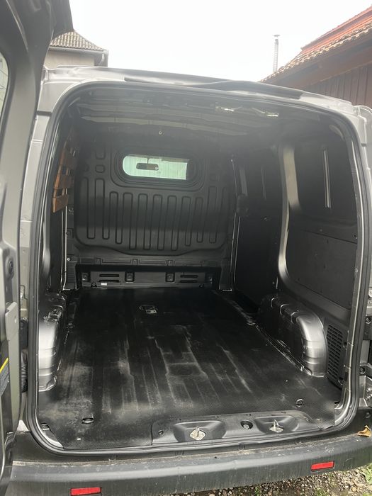 Vand Nissan nv 200