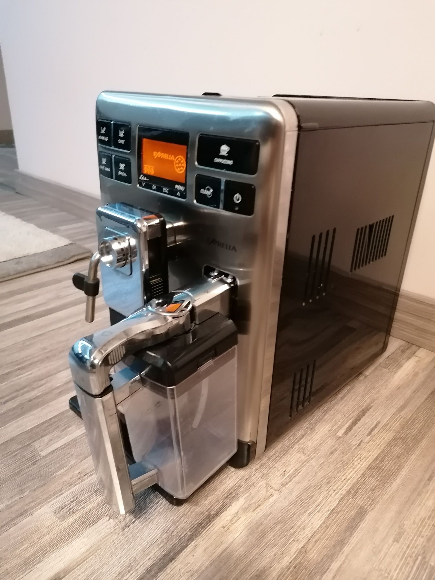 Espressor automat Saeco Exprelia