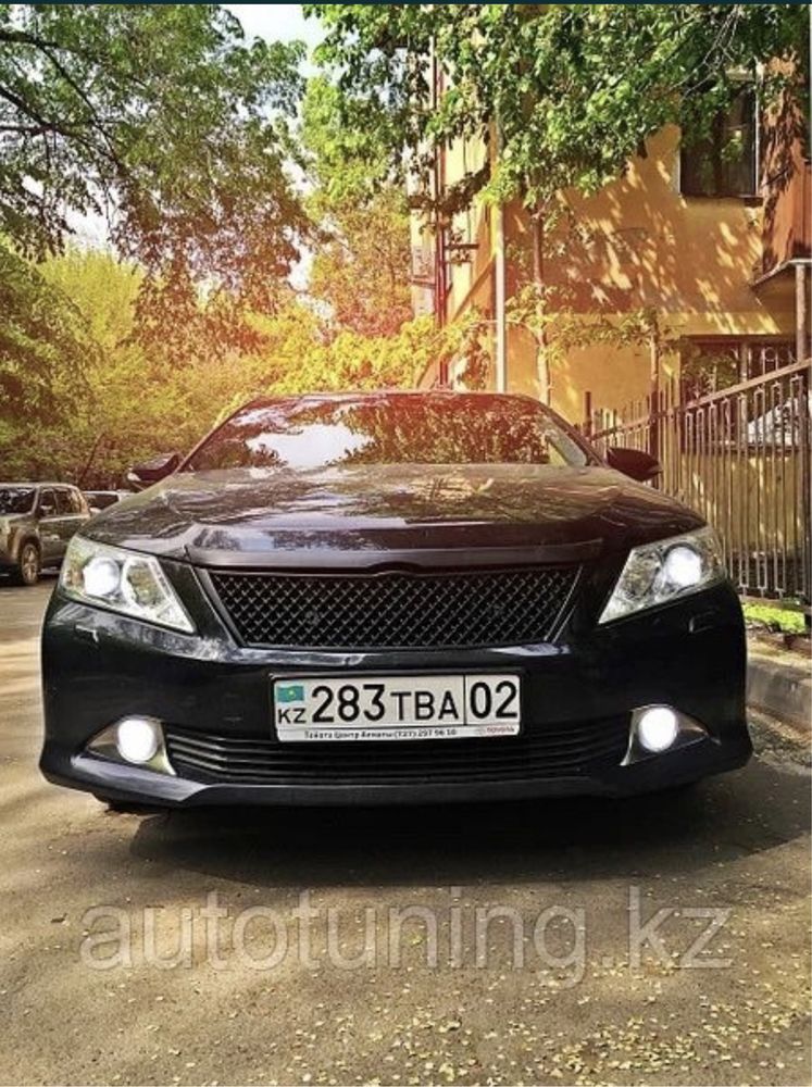 Reshetki C a m r y V 50 "stil' Bentli" khrom