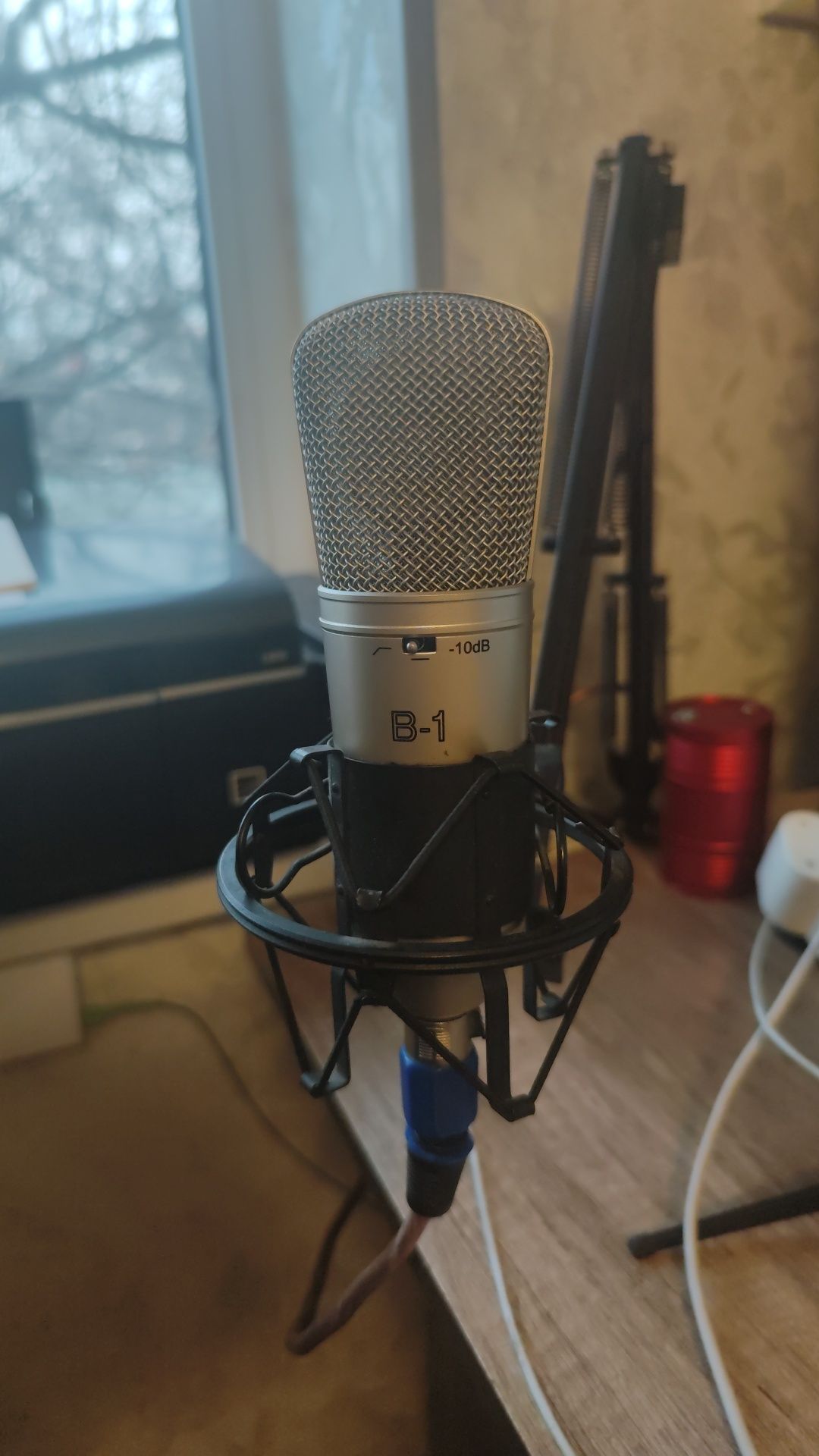 Studio sotiladi hama pulik dasturlar ornatilgan olasizlar ovoz yozavur