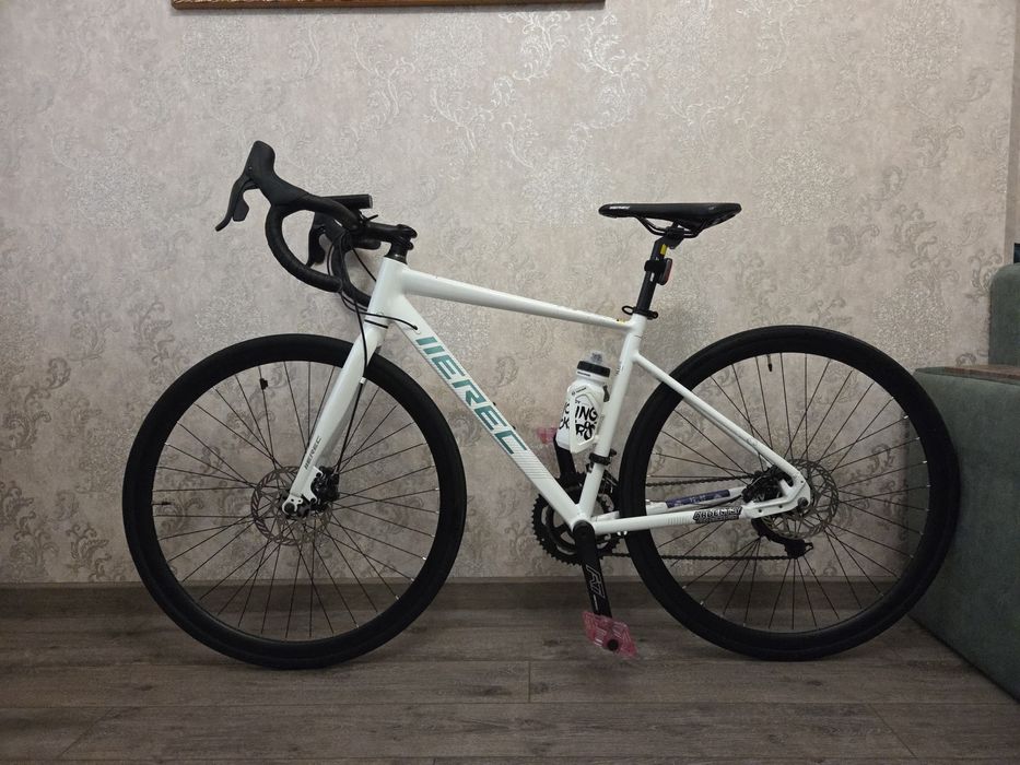 Шоссейный велосипед EREC M700 DISC
