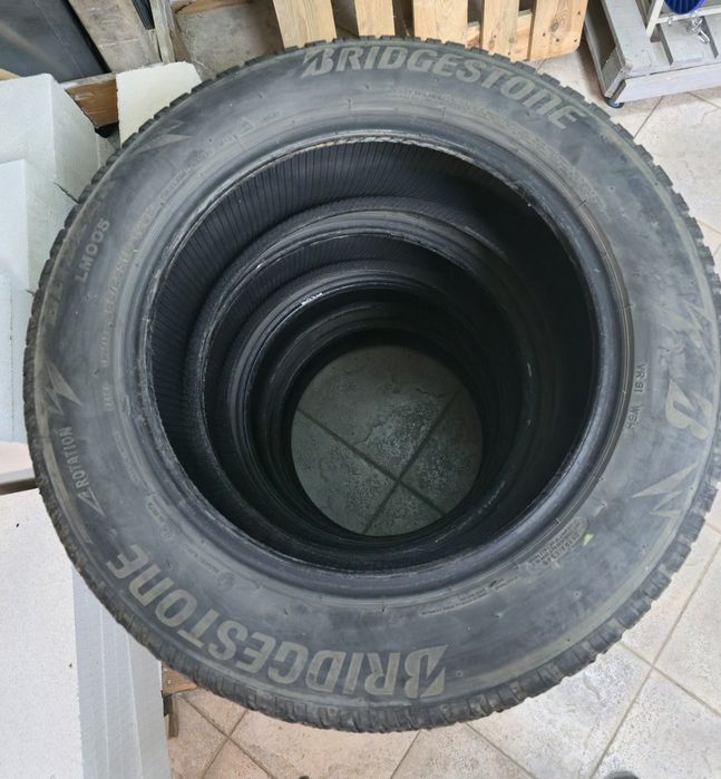 Зимни гуми Bridgestone 255 55 18