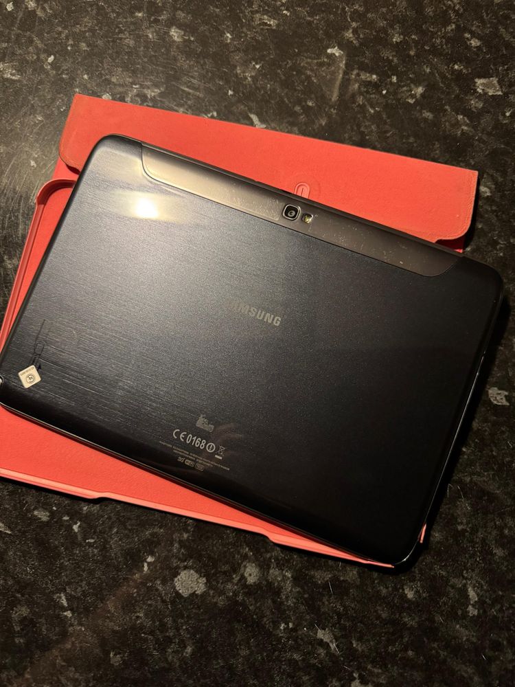 СРОЧНО продается планшет Samsung Note 10.1