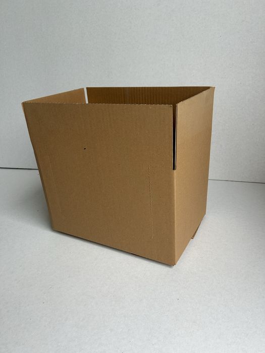 Vand cutii de carton de orice dimensiune