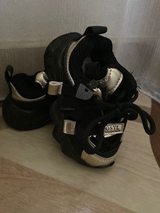 Adidasi fetițe nr 22