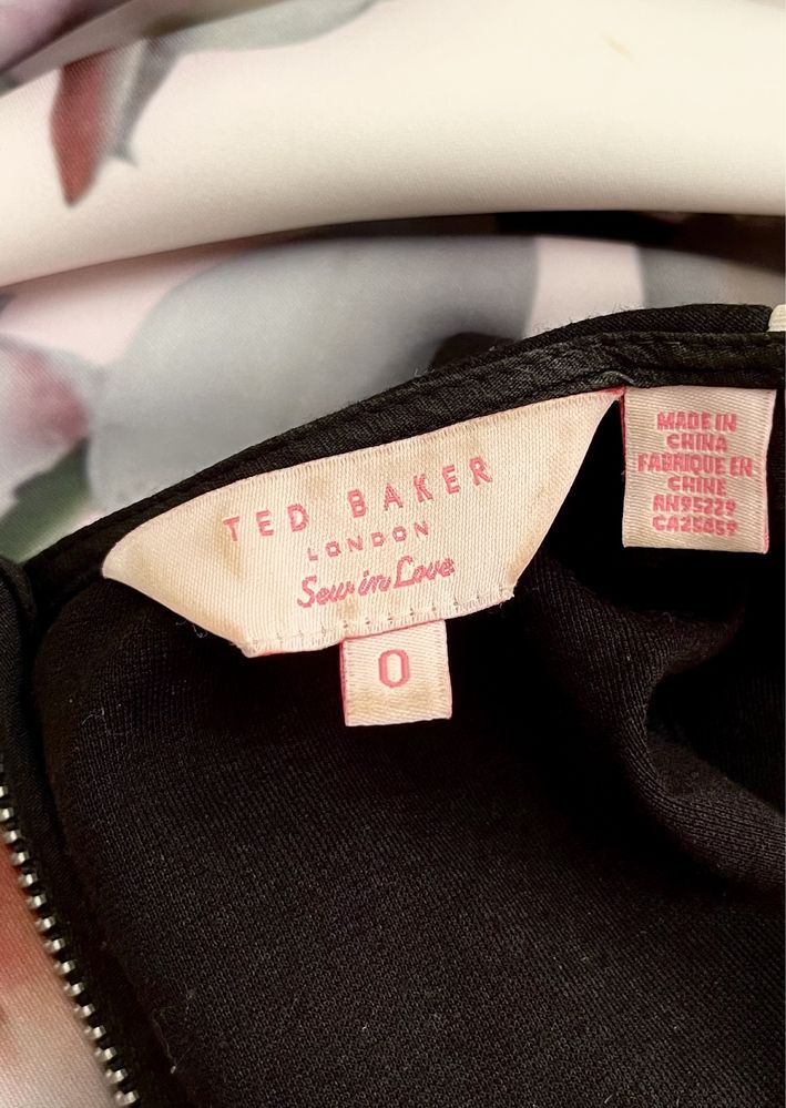 Невероятна оригинална рокля Ted baker промо цена
