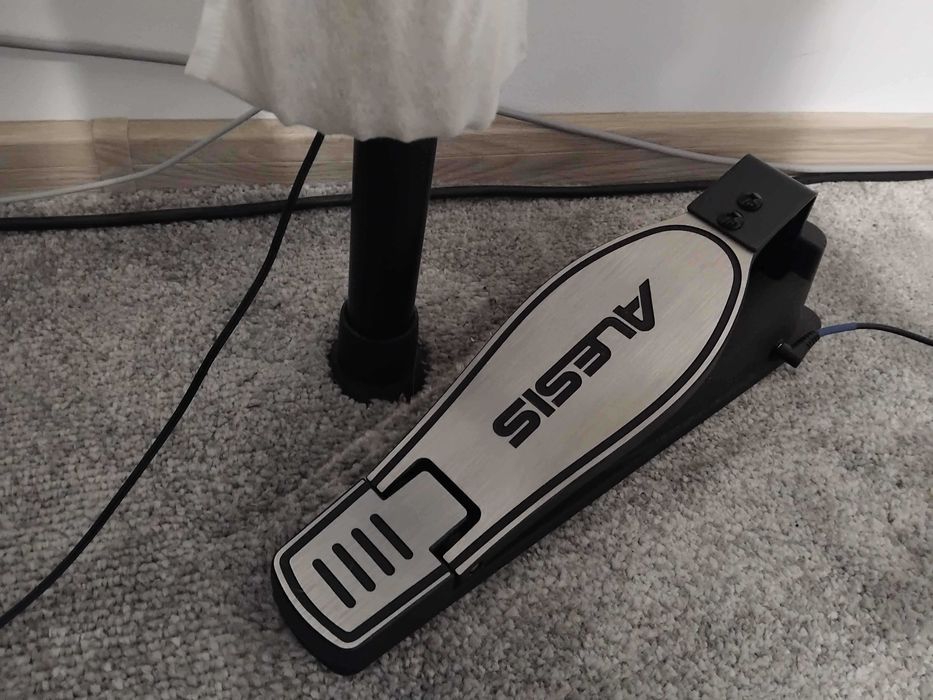 Tobe electronice Alesis Nitro Max + Pachet expansiune