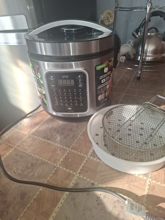 Multivarka artel yaxshi xolatda. Tostr yaxshi ishlidi norm xolatda