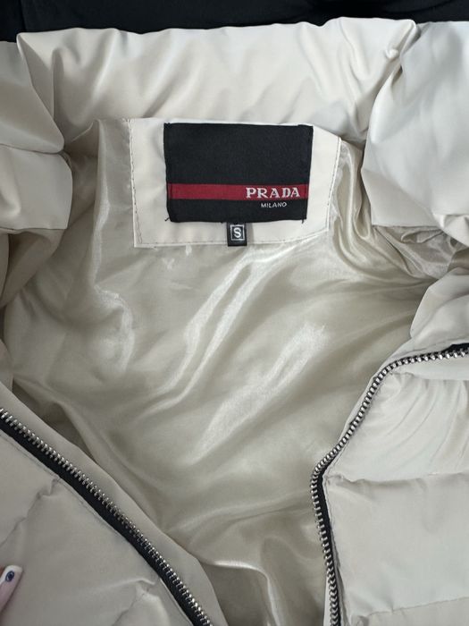 Prada бяла зимно яке