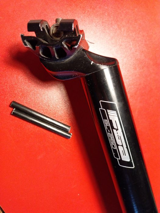 Roti R500, pinioane 105 Shimano, ghidon cursiera Promax, tija sa FSA