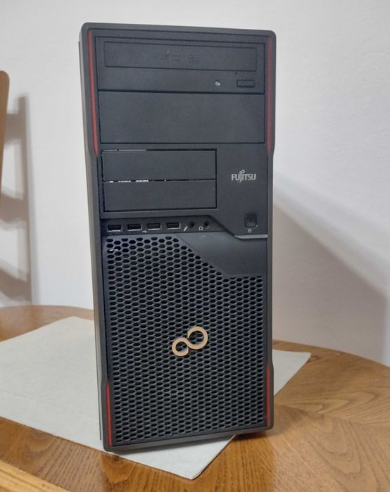 Calculator  i3-Fujitsu Esprimo P710 + monitor 19’ Dell