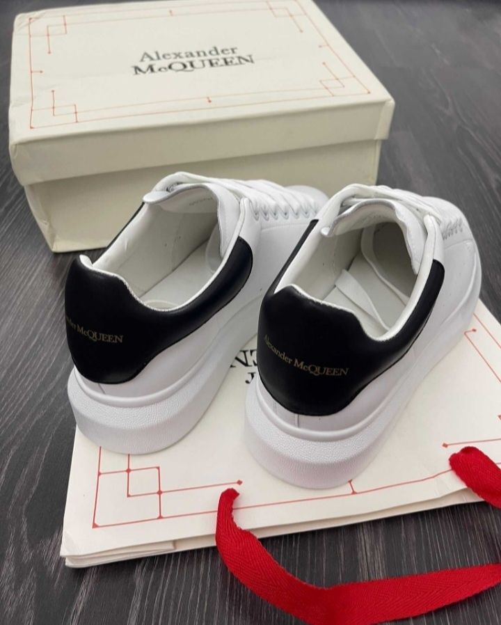 Alexander Mcqueen low albi