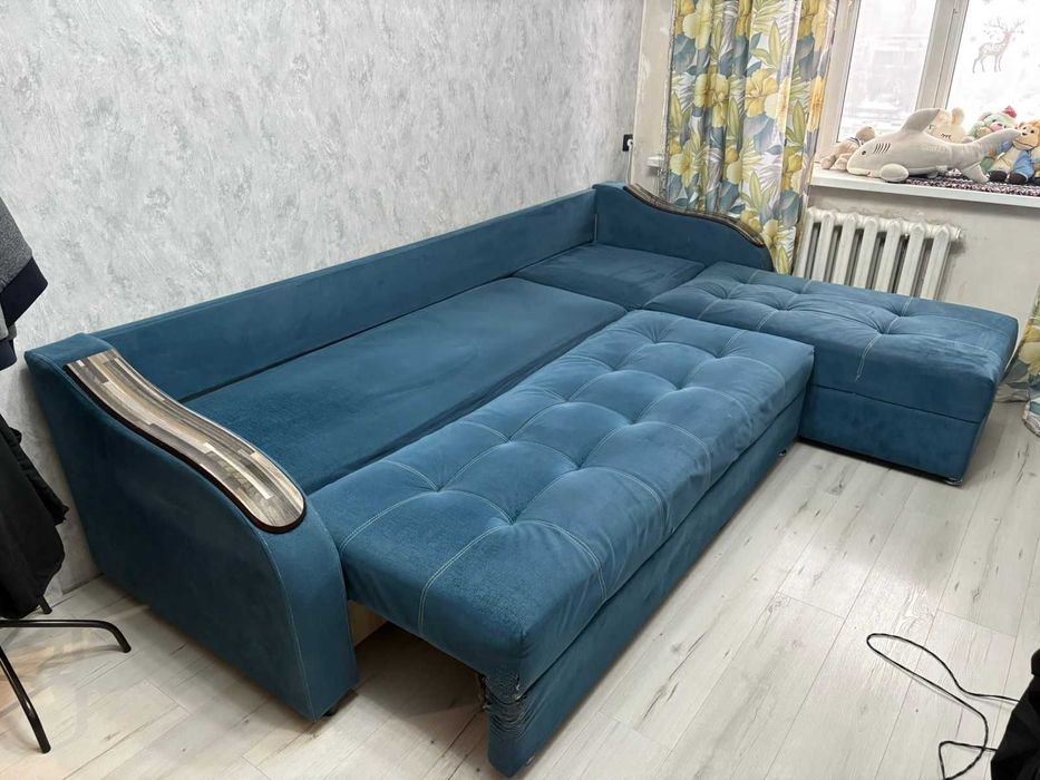 Продам угловой диван б/у