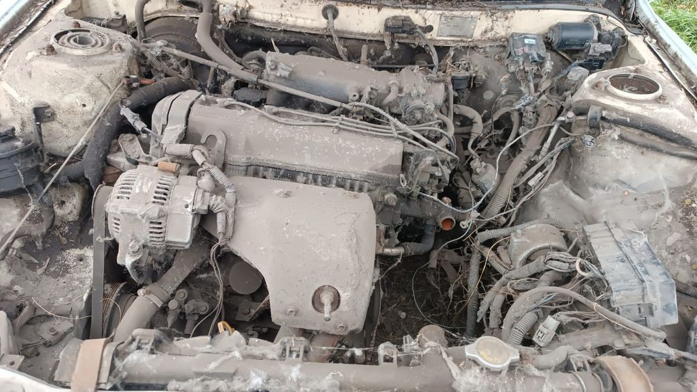 Продам автомобиль Тойота виста 1992 года.