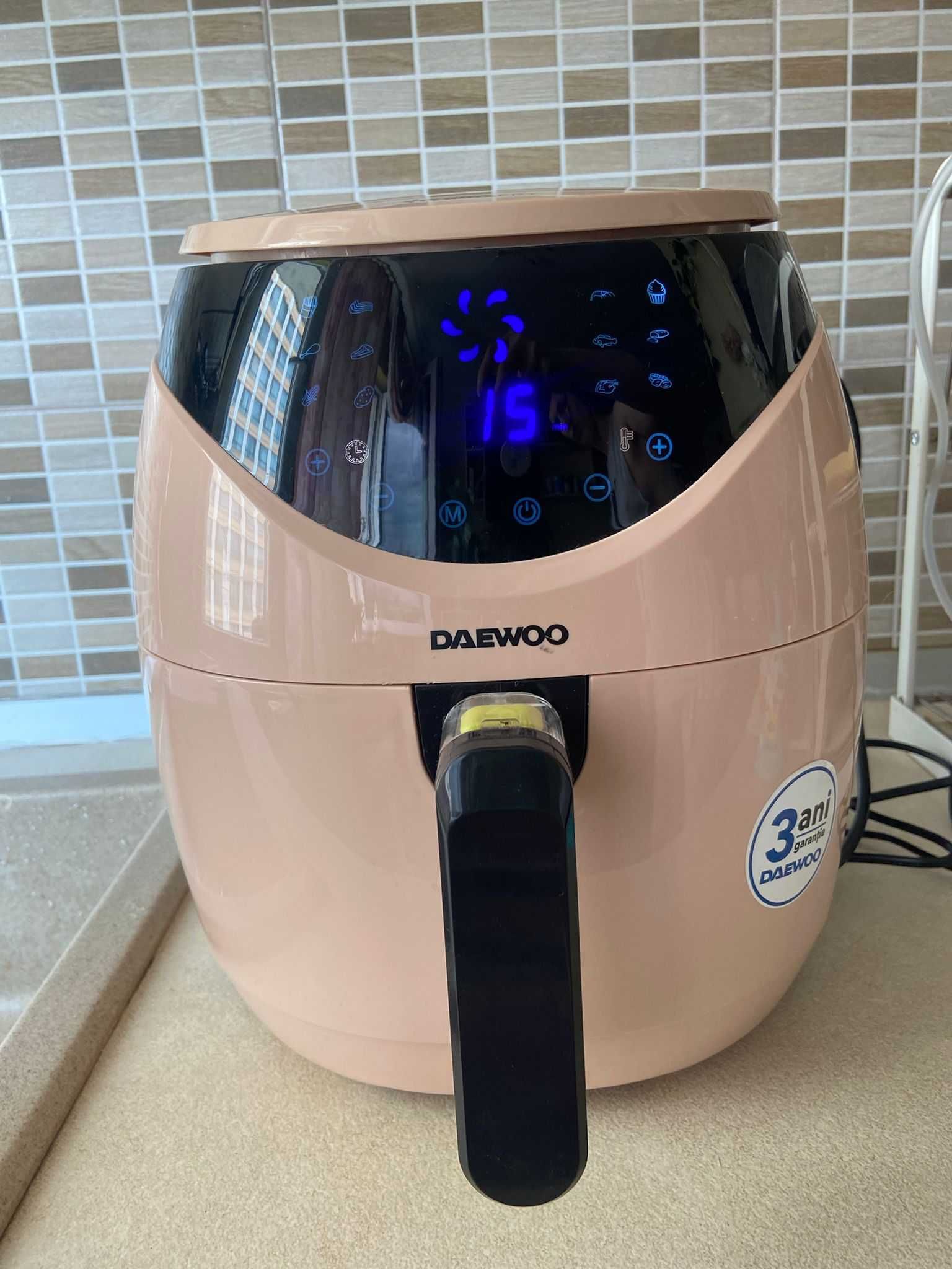Friteuza cu aer cald Daewoo DAF2000, 1500W, LCD